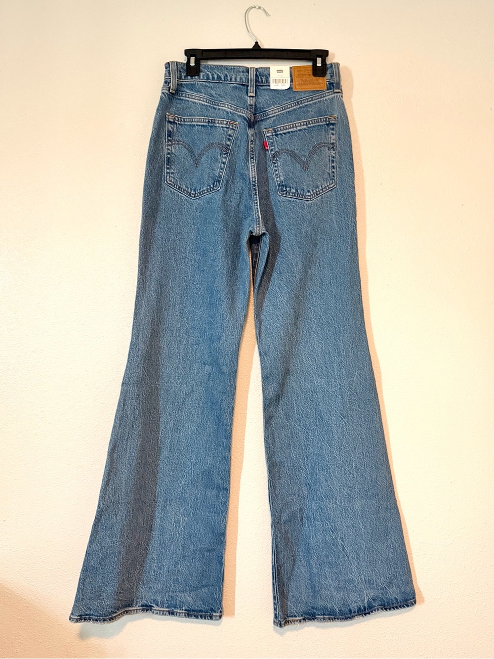 NWT Levi's Ribcage Bell High Rise Flare Jeans Medium Wash - 29x34 TALL - Picture 4 of 9